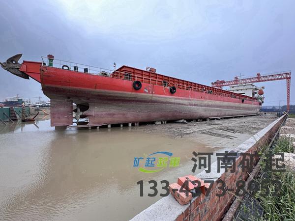 山東煙臺(tái)造船門式起重機(jī)廠家造船門式起重機(jī)快速吊運(yùn)